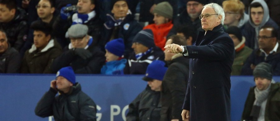 Piłkarze Leicester City dostali od trenera Claudio Ranieriego zakaz jedzenia do końca sezonu hamburgerów - poinformowały angielskie media. Mistrzowie Anglii walczą obecnie o utrzymanie w ekstraklasie.