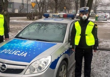 Małopolscy policjanci dostali pierwsze maseczki antysmogowe