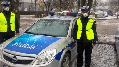 Małopolscy policjanci dostali pierwsze maseczki antysmogowe