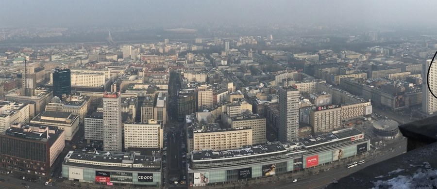 Wojewoda mazowiecki jeszcze dziś ma otrzymać dokumenty, związane z uchwałą Rady Warszawy z 6 lutego ws. przeprowadzenia referendum ws. zmiany ustroju stolicy. Projekt uchwały w sprawie przeprowadzenia referendum złożył w ubiegłym na nadzwyczajnej sesji Rady Warszawy szef klubu PO w Radzie Warszawy Jarosław Szostakowski. Przeciwko inicjatywie byli radni PiS.