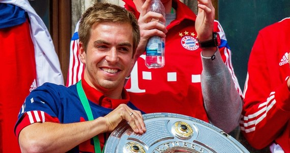 "Myślałem o tym od roku. Nadal będę dawał z siebie wszystko, ale jeszcze tylko przez kilka miesięcy" - stwierdził piłkarski mistrz świata i kapitan Bayernu Monachium Philipp Lahm, który wczoraj wieczorem dosyć niespodziewanie ogłosił, że po tym sezonie zakończy karierę.