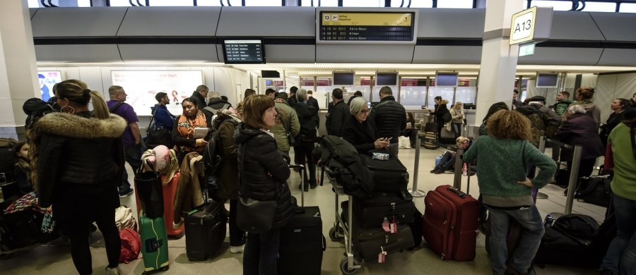 Pojawiają się coraz większe obawy, że amerykańskie lotniska mogą być bezbronne wobec tak zwanych samotnych wilków - czyli osób, które chciałyby w pojedynkę przeprowadzić atak terrorystyczny. Takie wnioski płyną z raportu komisji bezpieczeństwa wewnętrznego Kongresu - informuje dziennikarz RMF FM Paweł Żuchowski.