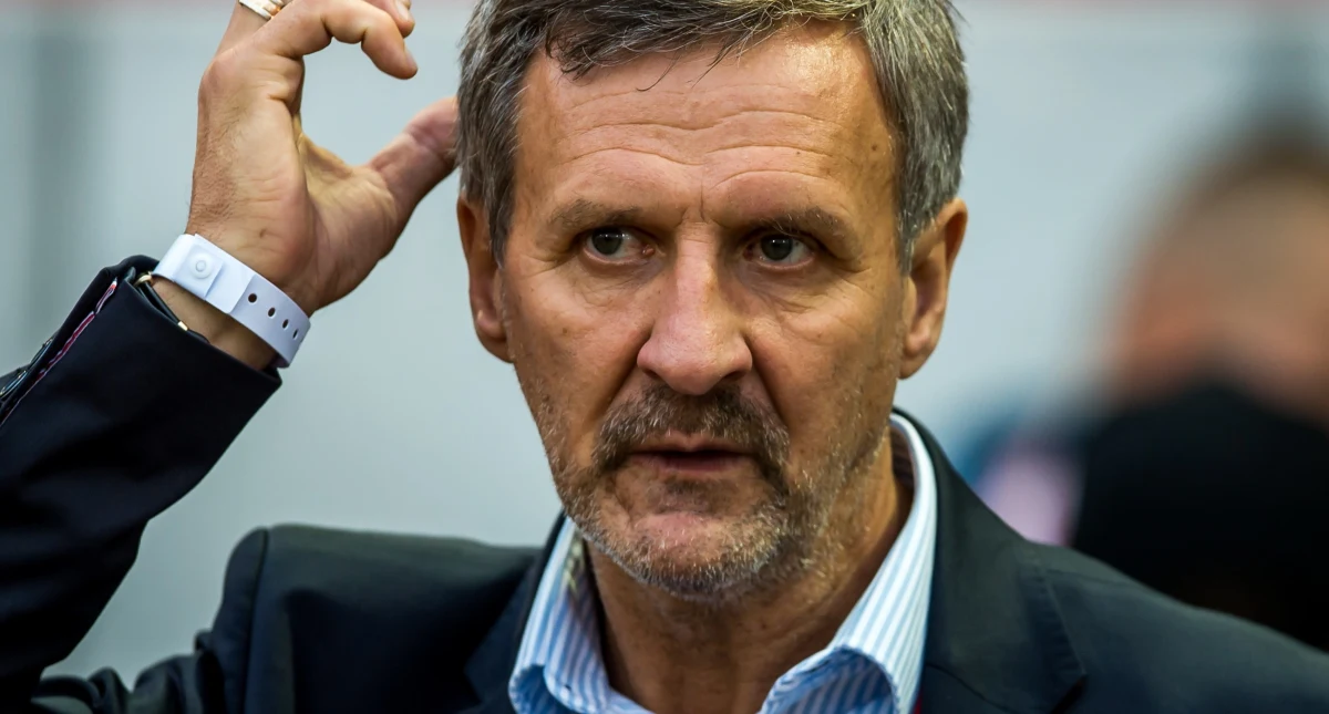 Po przerwie na boiska wraca Lotto Ekstraklasa. Już w pierwszej kolejce czeka nas starcie pierwszej Jagiellonii z drugą Lechią. Stefan Majewski w rozmowie z RMF FM przyznaje, że jest pod wrażeniem tego, co zbudowano w Białymstoku i Gdańsku. Dodaje, że jego zdaniem do walki o mistrzowskie trofeum na pewno włączy się też Legia Warszawa. Były piłkarz i selekcjoner kadry narodowej ocenia też przygotowania poszczególnych zespołów i zachęca: oglądajmy mecze na żywo na stadionach – to zupełnie inna rzeczywistość. Z Dyrektorem Sportowym Polskiego Związku Piłki Nożnej rozmawiał Jan Kałucki.