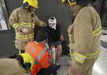 Pożar w metrze, 18 osób rannych