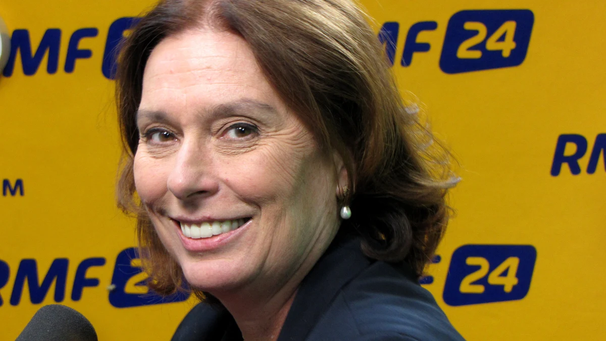 "Łatwo jest mówić, że były kolizje. Były, są i będą. Ale nie było takich wypadków z udziałem najważniejszych polityków w naszym kraju. Nie było tak, że Donald Tusk czy Ewa Kopacz brali udział w wypadkach samochodowych" - mówiła w Popołudniowej rozmowie w RMF FM wicemarszałek Sejmu Małgorzata Kidawa-Błońska. "Uważam, że minister Błaszczak nie sprawdza się w swojej roli. Słuchałam jego wypowiedzi po tym nieszczęśliwym wypadku: nie szukał przyczyn (…), tylko przez 15 minut oskarżał poprzednią ekipę i generała, który już od wielu lat nie jest szefem BOR-u. Wolałabym, żeby minister spraw wewnętrznych zajmował się tym, co się dzieje teraz, i wziął odpowiedzialność" - zaznaczyła. Jak dodała: politycy PO "będą rozmawiać" o poparciu wniosku Nowoczesnej ws. odwołania Mariusza Błaszczaka ze stanowiska.