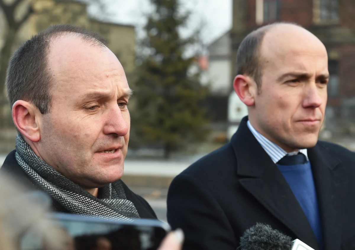 Klub Parlamentarny PiS skierował do sejmowej komisji etyki wniosek o wyciągniecie konsekwencji wobec posłów: PO Borysa Budki oraz Nowoczesnej Marka Sowy. PiS zarzuca posłom "świadome kłamstwo" oraz manipulację ws. wypadku rządowej limuzyny z udziałem premier Beaty Szydło.