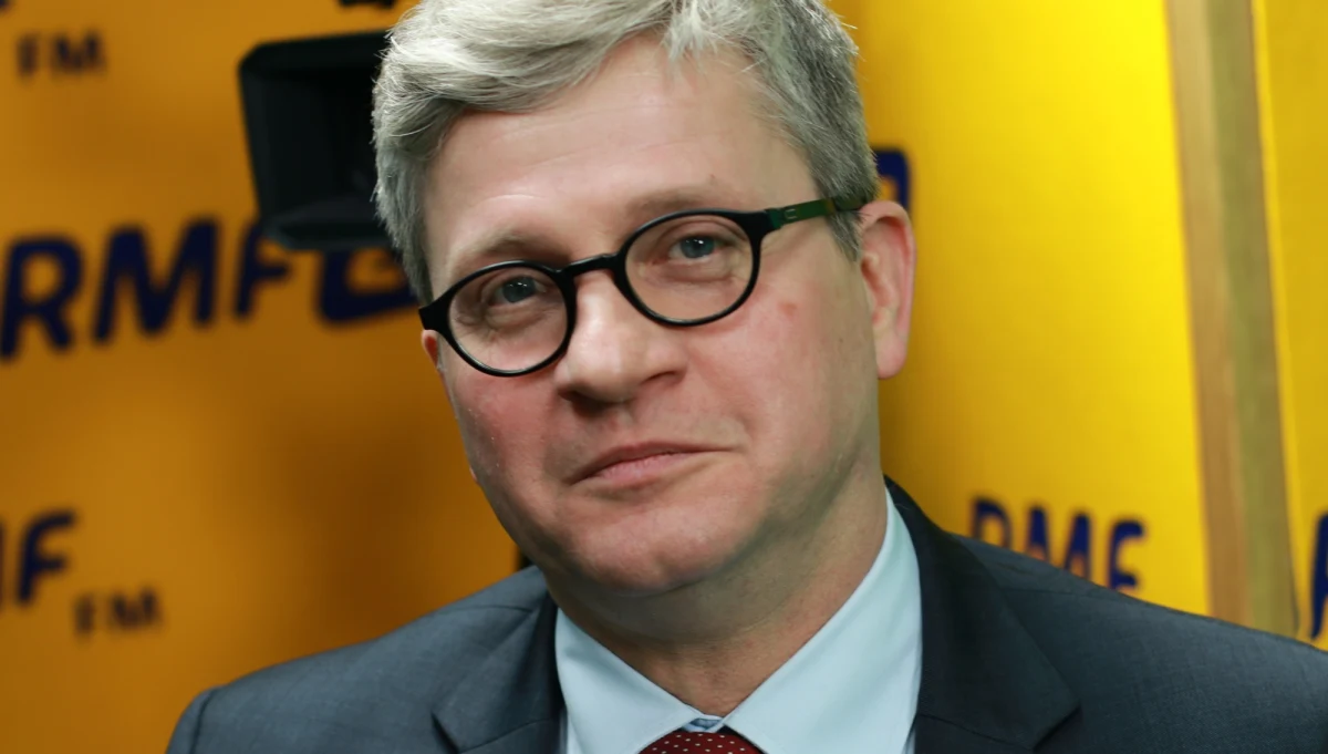 "Ja się cały czas czuję bezpieczny i podziwiałem profesjonalizm panów, którzy się mną opiekują. Uważam, że wypełniają swoje obowiązki bardzo profesjonalnie" – mówił o pracy funkcjonariuszy Biura Ochrony Rządu szef BBN Paweł Soloch w Porannej rozmowie w RMF FM. O wszelkich zmianach w BOR mówi, że są one wciąż przygotowywane. „Te zmiany i reformy zaczęły być przygotowywane po szczycie NATO i Światowych Dniach Młodzieży. Przygotowania do reformy trwają od kilku miesięcy" – mówi Soloch. "W ciągu miesiąca ma być gotowa ustawa i będą wdrażane działania. Założenia reformy są przygotowywane i kiedy zapadną decyzje po konsultacjach międzyrządowych, to będą one ogłaszane" – dodaje gość Roberta Mazurka. 