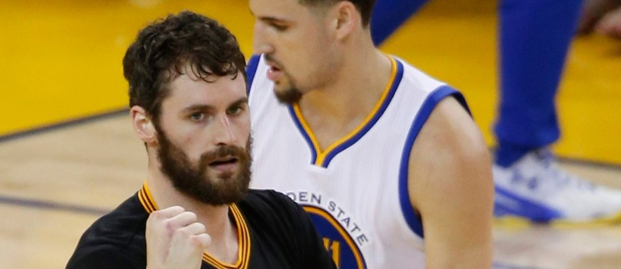 Kevin Love, jeden z czołowych zawodników obrońcy tytułu Cleveland Cavaliers, przeszedł zabieg artroskopii lewego kolana - poinformował klub. Oznacza to, że nie wystąpi w niedzielnym Meczu Gwiazd koszykarskiej ligi NBA, który odbędzie się w Nowym Orleanie.