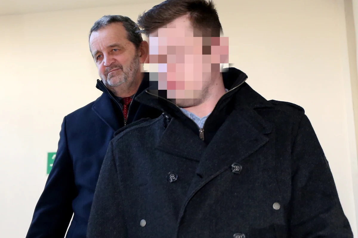 Premier Beata Szydło napisała list do kierowcy seicento, który brał udział w piątkowym wypadku kolumny rządowej. Taką informację przekazała szefowa gabinetu premier Elżbieta Witek. Premier Szydło rozumie co musi przeżywać ten młody chłopak i jego rodzina - podkreśliła.