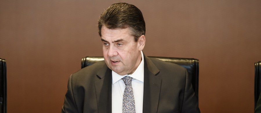 Szef MSZ Niemiec Sigmar Gabriel oświadczył, że choć uważa polską propozycję rozbudowy przez Europę sił nuklearnych za nierealną, to jest zbudowany gotowością Warszawy i innych stolic Europy Wschodniej do wzmacniania europejskich zdolności obronnych. 