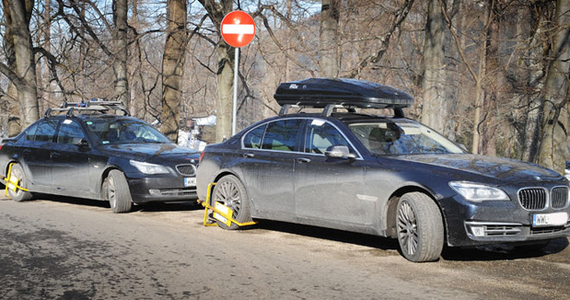 BMW w Tatrach. Znowu BOR? Nie. To "warszawka" poboczem.pl