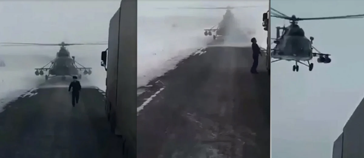 Na autostradzie niedaleko miasta Aktobe w Kazachstanie doszło do niecodziennego zdarzenia. Pilot wojskowego helikoptera wylądował na środku drogi i podszedł do stojącego kierowcy, żeby spytać... o drogę.
