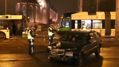 Szczecin: Auto uderzyło w osoby czekające na przystanku