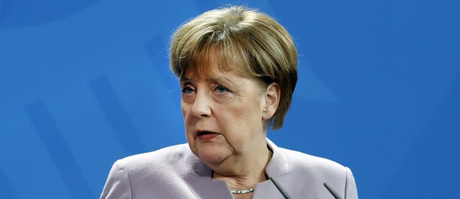 ​"Żaden kraj nie jest w stanie w pojedynkę rozwiązać problemów, z którymi boryka się dzisiejszy świat" - powiedziała kanclerz Niemiec Angela Merkel na rozpoczęciu drugiego dnia 53. Monachijskiej Konferencji Bezpieczeństwa.