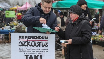 W Warszawie zbierali podpisy ws. referendum edukacyjnego