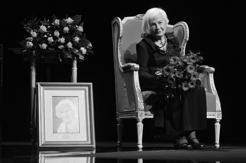 Nie żyje Danuta Szaflarska, wybitna polska aktorka filmowa i teatralna, znana między innymi z filmów "Zakazane piosenki", "Skarb" i "Pora umierać". Aktorka zmarła w niedzielę, 19 lutego, w Warszawie. Miała 102 lata.