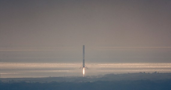Rakieta Falcon 9 prywatnej amerykańskiej firmy SpaceX z powodzeniem wystartowała z kosmodromu na przylądku Canaveral na Florydzie. Rakieta wyniosła na orbitę okołoziemską statek towarowy, który ma dotrzeć do Międzynarodowej Stacji Kosmicznej (ISS).