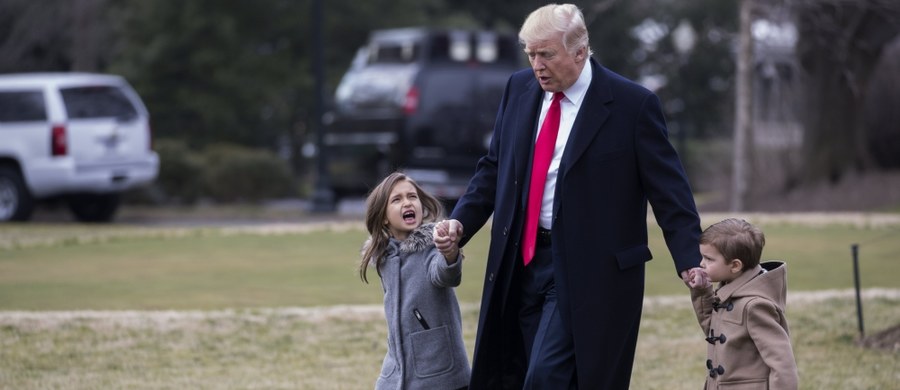 Mówiąc o Szwecji podczas sobotniego wiecu na Florydzie prezydent Donald Trump nie miał na myśli jakiegoś konkretnego ataku terrorystycznego, ale ogólny wzrost przestępczości w tym kraju - twierdzi rzeczniczka Białego Domu Sarah Huckabee Sanders. Sam prezydent tłumaczył, że jego wypowiedź wynikała z obejrzanego wcześniej programu telewizji Fox News.