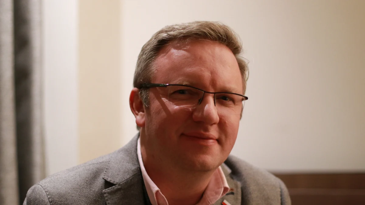 Prezydencki minister Krzysztof Szczerski spotkał się w Warszawie z senatorami USA Jeanne Shaheen i Richardem Durbinem. Poinformował, że zaapelował do polityków Partii Demokratycznej o ponadpartyjne wsparcie dla obecności wojsk USA w Polsce i dla dwustronnego partnerstwa.