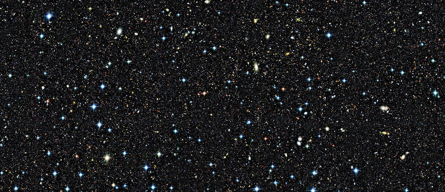 Naukowcy stworzyli mapę  fragmentu Wszechświata z przeszłości i zmierzyli odległości do prawie 100 tysięcy galaktyk. Międzynarodowy zespół astronomów VIPERS - VIMOS Public Extragalactic Redshift Survey, w którego skład wchodzą także krakowscy naukowcy z obserwatorium Uniwersytetu Jagiellońskiego, stworzył trójwymiarową mapę Wszechświata.