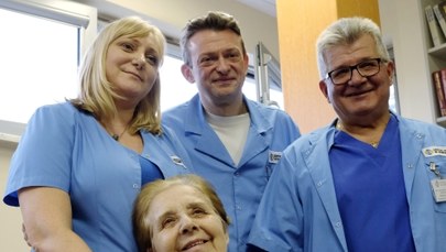Zabrze: Lekarze wszczepili 78-letniej pacjentce protezę wydrukowaną w 3D 
