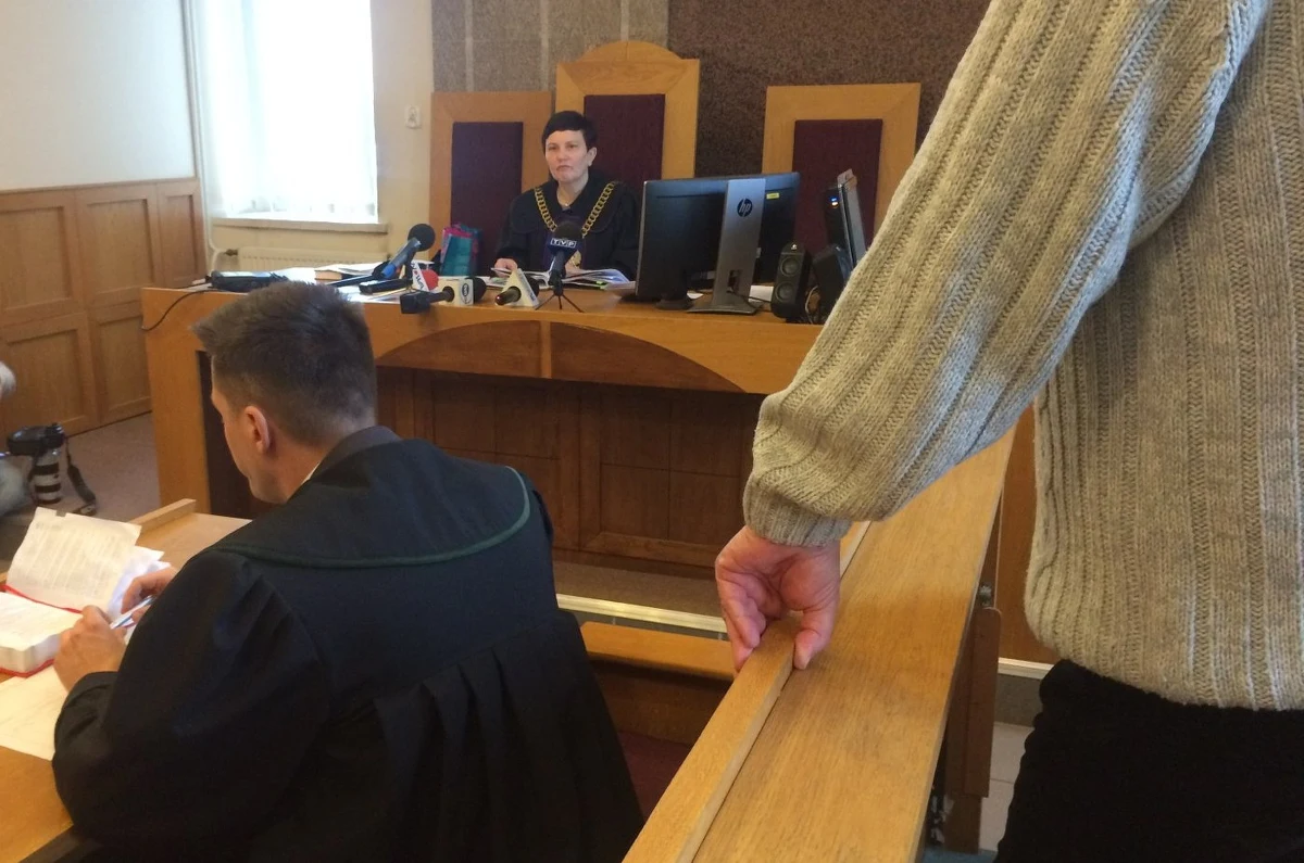 Na karę 6 miesięcy więzienia skazał łódzki sąd 64-letniego mężczyznę, który najpierw uderzył swojego psa tępą stroną łopaty, a później zakopał żywcem. "Tylko taka kara jest adekwatna" - uznał sąd. 