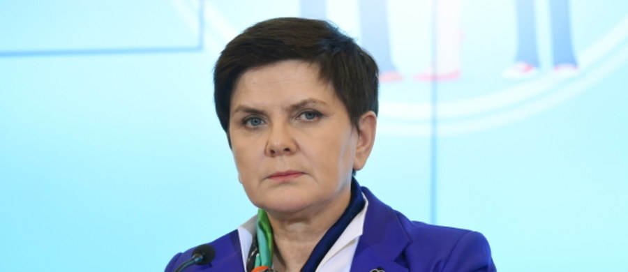 "Zgodnie z instrukcją HEAD, mam prawo do przelotów samolotami CASA" - powiedziała premier Beata Szydło. Zapewniła, że jej podróże na ziemi i w powietrzu odbywają się zgodnie z przepisami dotyczącymi osób ochranianych.