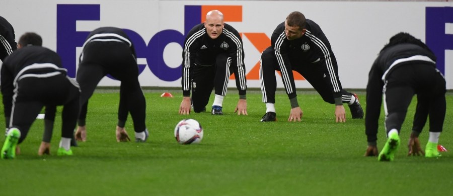 Po ubiegłotygodniowym bezbramkowym remisie w Warszawie, piłkarze Legii wieczorem (godz. 19) zmierzą się w Amsterdamie z Ajaksem w spotkaniu rewanżowym. Zwycięstwo lub bramkowy remis zapewni mistrzom Polski awans do 1/8 finału Ligi Europejskiej.