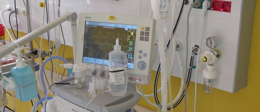 38-latek, którego ratownicy GOPR odnaleźli wczoraj w rejonie Pilska w Beskidach, jest utrzymywany w śpiączce farmakologicznej - ustaliła reporterka RMF FM. Mężczyzna w głębokiej hipotermii trafił do szpitala w Bielsku-Białej. Jego ciało miało 21 stopni.