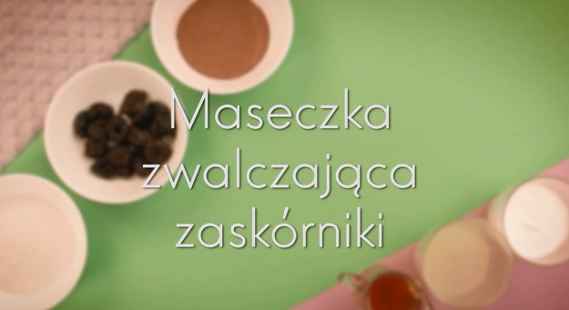 Zaskórniki to zmora wielu twarzy! Grudki, które pojawiają się na naszej skórze, są zwyczajnie nieestetyczne i potrafią zniszczyć nawet najdokładniejszy makijaż. Jak oczyścić skórę, by pozbyć się zaskórników? Mamy dla was receptę na domową maseczkę, która skutecznie pomaga zlikwidować zaskórniki.