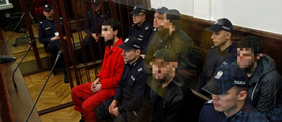 Sąd Okręgowy w Białymstoku przesłuchał oficera Agencji Bezpieczeństwa Wewnętrznego, który zbierał dowody w sprawie wspierania Państwa Islamskiego (ISIS) przez czterech oskarżonych o to Czeczenów. Chodziło przede wszystkim o tłumaczenia nagrań z podsłuchów.