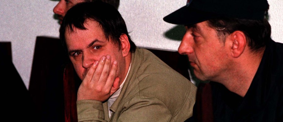 "Wiceminister sprawiedliwości Patryk Jaki w piśmie do sądu poparł wniosek Dyrektora Aresztu Śledczego w Starogardzie Gdańskim, przychylając się do sformułowanych postulatów uznania Leszka P., który skończy odbywanie kary w grudniu 2017 r., za osobę stwarzającą zagrożenie. W mediach jest on określany mianem wampira z Bytowa" - poinformował resort sprawiedliwości. We wniosku skierowanym do Sądu Okręgowego w Gdańsku dyrektor aresztu wystąpił o umieszczenie mężczyzny w Krajowym Ośrodku Zapobiegania Zachowaniom Dyssocjalnym w Gostyninie.