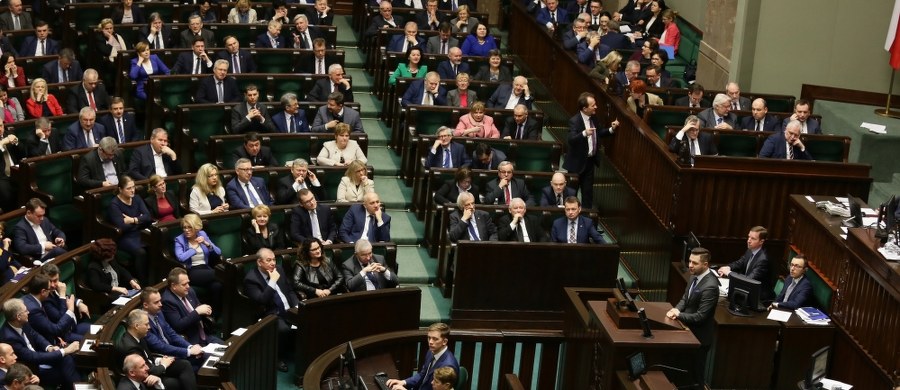 Sejm odrzucił wniosek o uchylenie immunitetu poselskiego ministrowi rolnictwa Krzysztofowi Jurgielowi. Sprawa dotyczyła pozwu, który przeciwko ministrowi złożył były szef stadniny koni w Janowie Podlaskim Marek Trela.