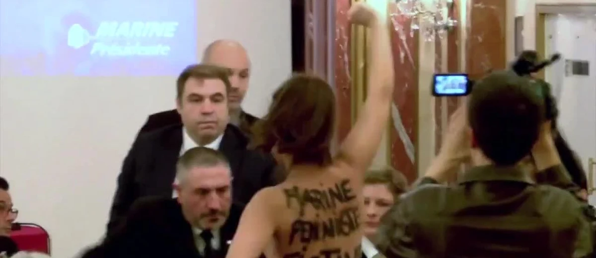 Półnaga aktywistka Femen zakłóciła konferencję prasową Marine Le Pen w Paryżu. Na plecach miała wymalowany napis: "Marine to fałszywa feministka". Podczas swojego wystąpienia prawicowa kandydatka na prezydenta Francji mówiła m.in. o Donaldzie Trumpie.