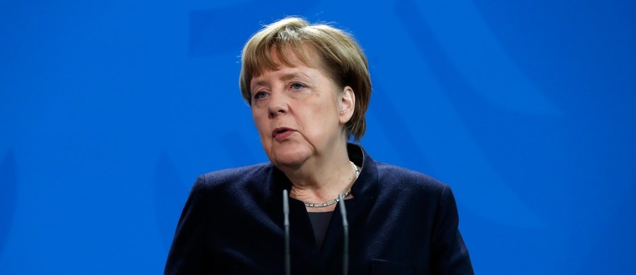 Kanclerz Niemiec Angela Merkel potwierdziła plan zwiększenia do 2024 roku wydatków na obronność do 2 proc. PKB. "Bezpieczeństwo i zabezpieczenie się przed ewentualnym atakiem są konieczne" - oświasczyłą w Stralsundzie nad Bałtykiem. "Musimy dotrzymać zobowiązań. Tego domagają się od nas inne państwa na świecie. Uważam, że mają rację, żądając tego od Niemiec" - dodała.