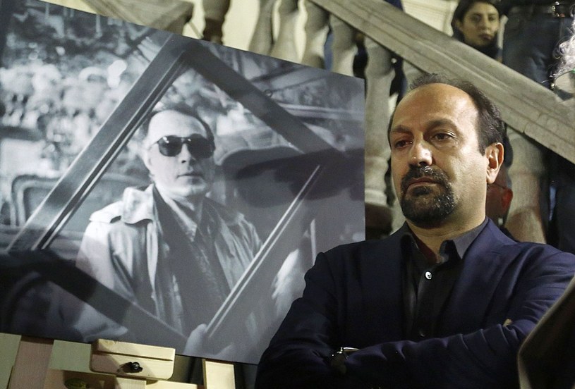 Irański rząd pogratulował w poniedziałek reżyserowi Asgharowi Farhadiemu zdobycia Oscara dla najlepszego filmu nieanglojęzycznego za dramat "Klient". Władze pochwaliły jego decyzję o zbojkotowaniu niedzielnej gali w Hollywood.