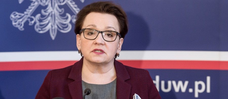 "​W kwietniu zaprezentujemy projekt zmian w finansowaniu oświaty oraz informacje o podwyżkach dla nauczycieli" - zapowiedziała we Wrocławiu minister edukacji Anna Zalewska.