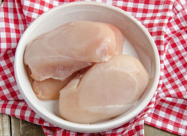 Jeśli kurczak wygląda w ten sposób, nigdy go nie kupuj