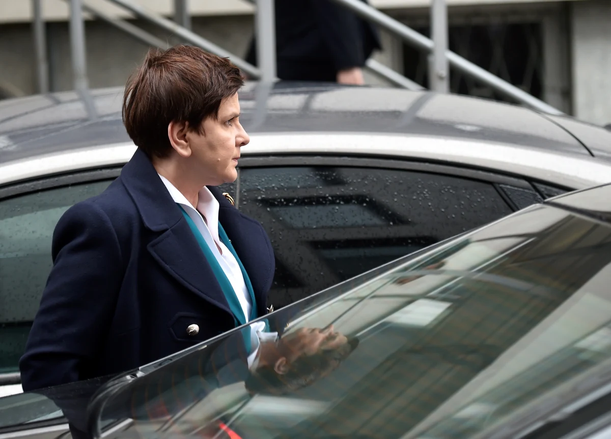 Czarne skrzynki z limuzyny premier Beaty Szydło jeszcze dziś zostaną przebadane przez biegłych. Rządowe audi jest już w Krakowie. 