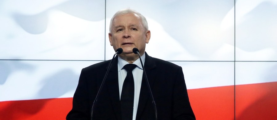 ​"Donald Tusk - człowiek, który łamie elementarne zasady UE - nie może być przewodniczącym Rady Europejskiej; w żadnym razie nie może liczyć na nasze poparcie i brak naszego sprzeciwu" - powiedział prezes PiS Jarosław Kaczyński.