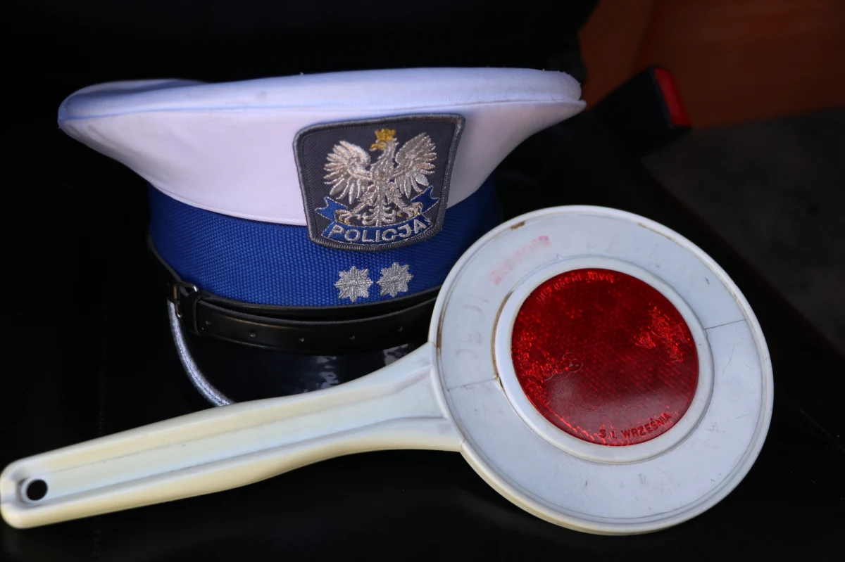 MSWiA chce rozbić i osłabić związki zawodowe działające w służbach podległych ministerstwu - twierdzi zgodnie sześć central związkowych, zrzeszonych w Federacji Związków Zawodowych Służb Mundurowych. Federacja wysłała do resortu spraw wewnętrznych i administracji list, w którym sprzeciwia się ministerialnemu pomysłowi utworzenia nowych związków zawodowych.