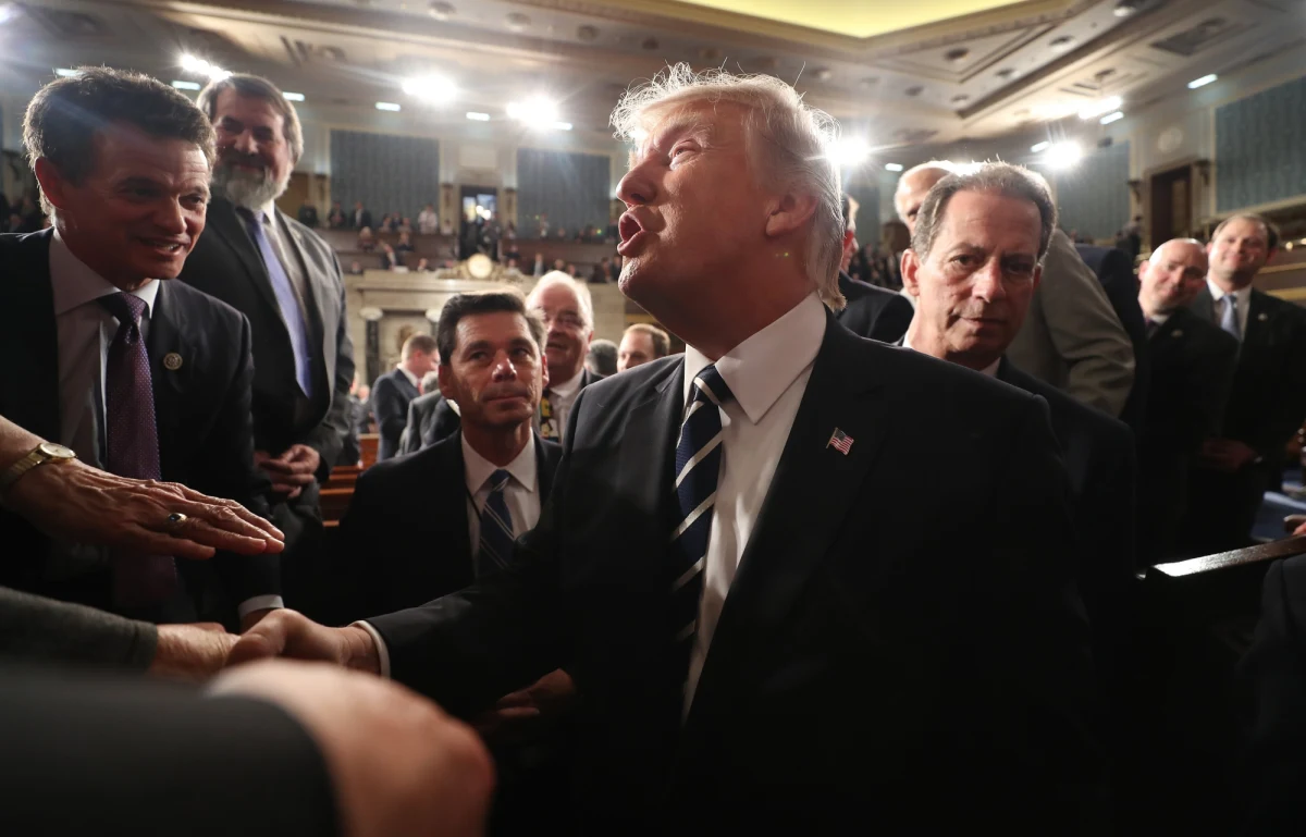 Donald Trump w swym wystąpieniu w Kongresie podkreślił znaczenie sojuszy takich jak NATO. Zapowiedział też "rzeczywistą i pozytywną reformę imigracyjną" oraz walkę z "radykalnym islamskim teroryzmem". Ponowił również obietnicę budowy "wielkiego muru" na granicy Stanów Zjednoczonych  z Meksykiem. 