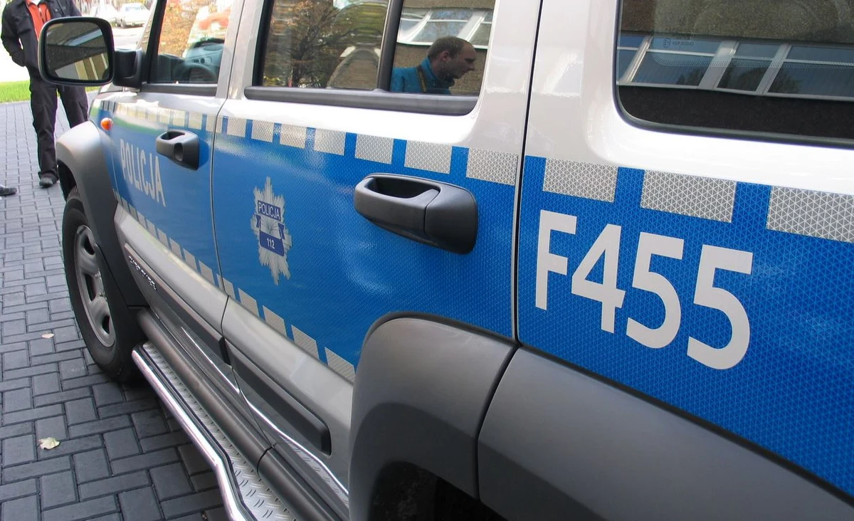 3-letnia dziewczynka ze Świnoujścia trafiła do szpitala pogryziona przez psa. Dziecko ma rany na twarzy i rączce, jego stan lekarze określają jako dobry. 