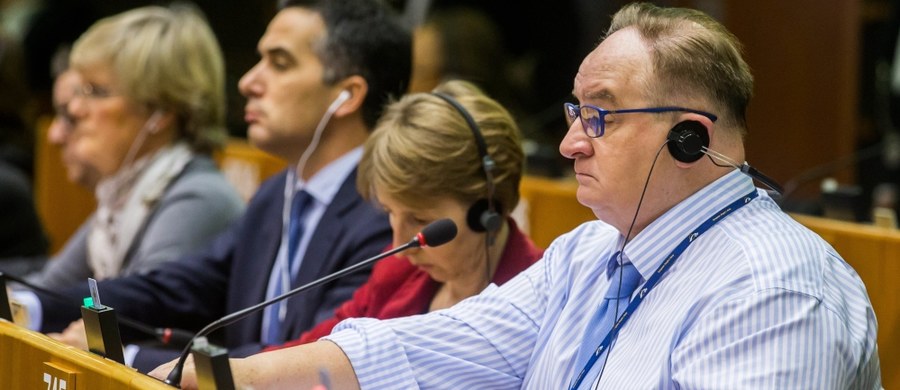 Eurodeputowany Platformy Obywatelskiej Jacek Saryusz- Wolski pojawił się na głosowaniach w Parlamencie Europejskim. Nie chce jednak rozmawiać z mediami.