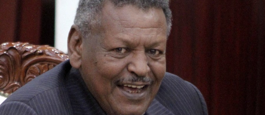 Prezydent Sudanu Omar al-Baszir po raz pierwszy od przewrotu z 1989 roku, który wyniósł go do władzy, mianował premiera. Został nim 68-letni generał Bakri Hassan Saleh, dowódca sił specjalnych, które w 1989 roku uczestniczyły w zamachu stanu. 
