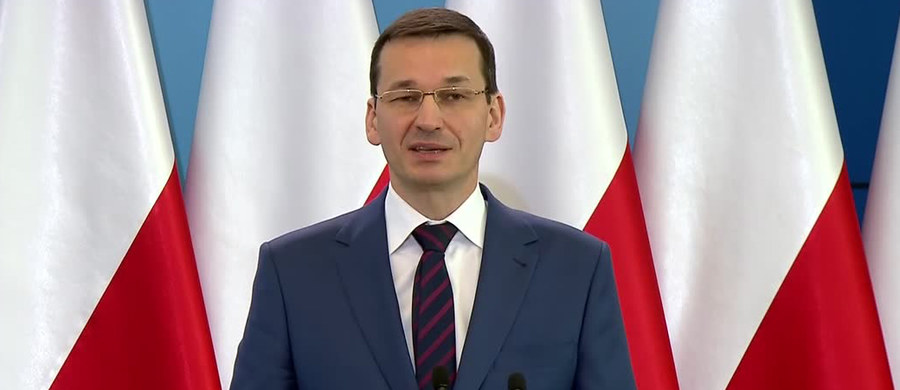 "Będziemy rządzili do 2031 r. W najgorszym razie do 2027" – mówi wicepremier i minister rozwoju oraz finansów Mateusz Morawiecki w rozmowie z tygodnikiem „wSieci”. „Pokazaliśmy wizję. A opozycja? Jesienią PO dała medialny show, odpalając gabinet cieni. I co? Ile on istniał? Miesiąc? Dziś nie pozostał po nim nawet cień” – zauważa.  