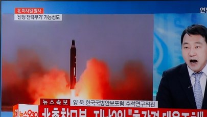 Premier Japonii: Korea Płn. wystrzeliła 4 rakiety dalekiego zasięgu