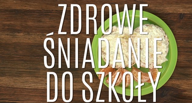 Każde dziecko powinno mieć w swoim plecaku coś na drugie śniadanie - niekoniecznie to powinny być niezdrowe rzeczy ze sklepików, warto przyrządzić mu proste, a smaczne i zdrowe elementy, które zaspokoją głód dziecka, a jednocześnie dodadzą energii i będą zdrowe. Zobaczcie, jak w parę chwil skompletować zdrową przekąskę dla dziecka na drugie śniadanie do szkoły.