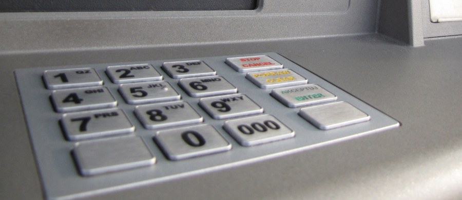 Uwaga, klienci banku Citi Handlowy! Część transakcji przeprowadzonych kartami debetowymi została zaksięgowana podwójnie - sygnały od Was, napływające na Gorącą Linię RMF FM, potwierdził dziennikarz RMF FM Krzysztof Berenda.