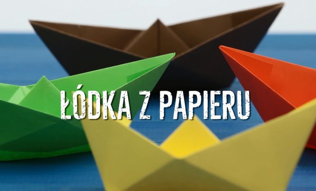 Łódki z papieru to jedna z najprostszych zabawek, które można wyczarować w parę chwil. Każde dziecko będzie zachwycone możliwością nauczenia się niesamowitej sztuczki stworzenia pływającego po wodzie stateczka, którego zrobi po prostu z kartki papieru! Wystarczy jedynie zapamiętać odpowiednią sekwencję ruchów i... gotowe! Zobaczcie nasz poradnik, jak składać łódki z papieru!